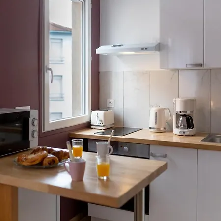 Loc Trotteur Le Pivoine Grand Confort, Gare Sncf De Lejlighed