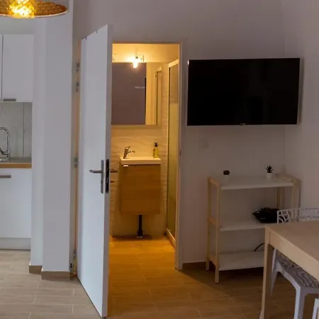 Loc Trotteur Le Pivoine Grand Confort, Gare Sncf De Lejlighed