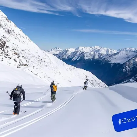 Loc Trotteur Le Pivoine Grand Confort, Gare Sncf De * Lourdes